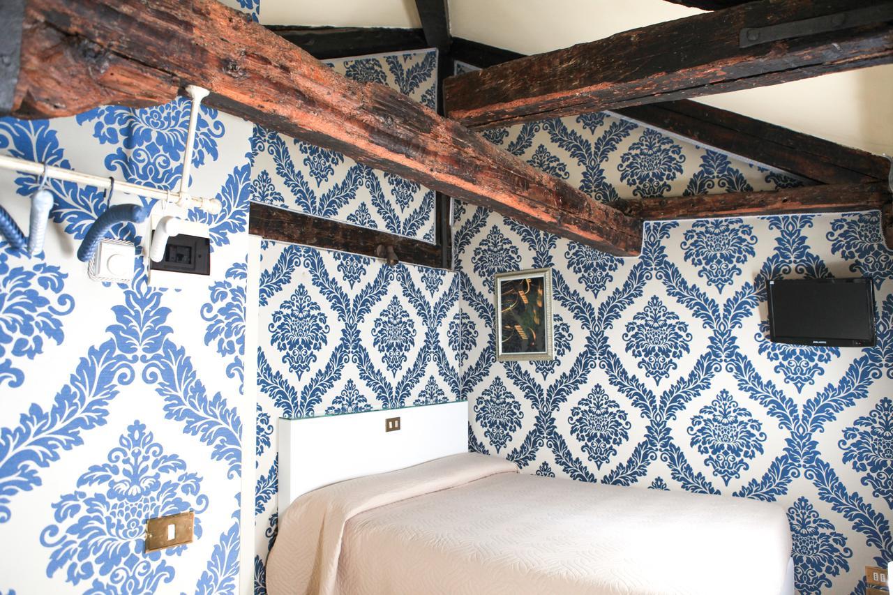 Economy Double Room,644624106:JPEG